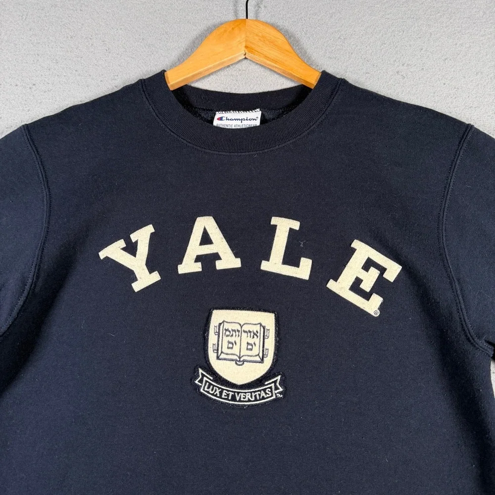 Champion Yale‎ University Crewneck Sweatshirt Navy Blue Small Mens Authentic - Picture 4 of 11